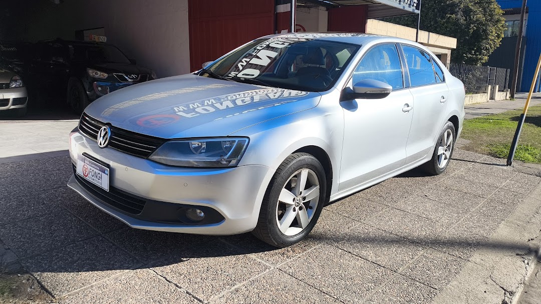 Volkswagen Vento 2.5 Luxury