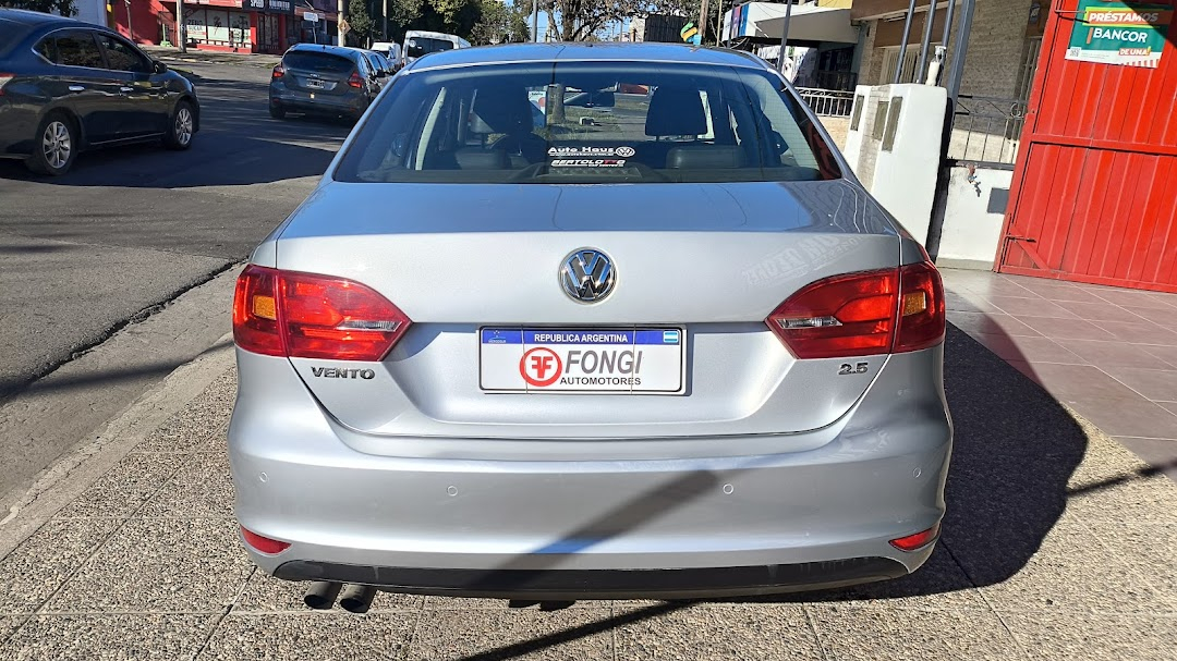 Volkswagen Vento 2.5 Luxury